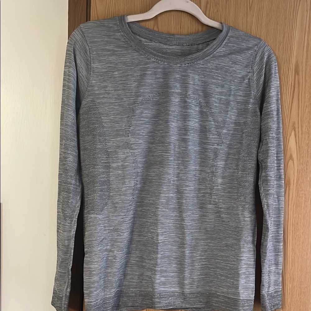 lululemon athletica Gray Long Sleeve Tee
